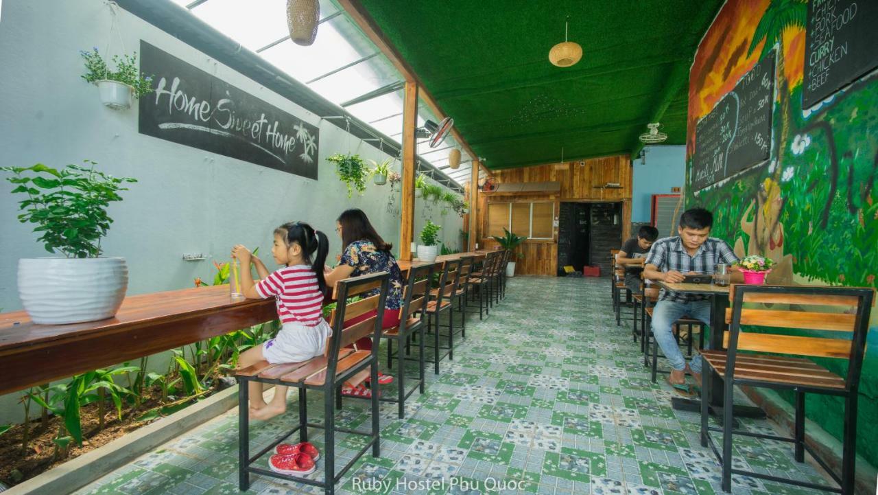 Ruby Phu Quoc Hostel Exterior photo