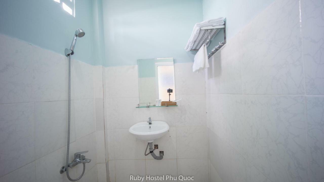 Ruby Phu Quoc Hostel Exterior photo