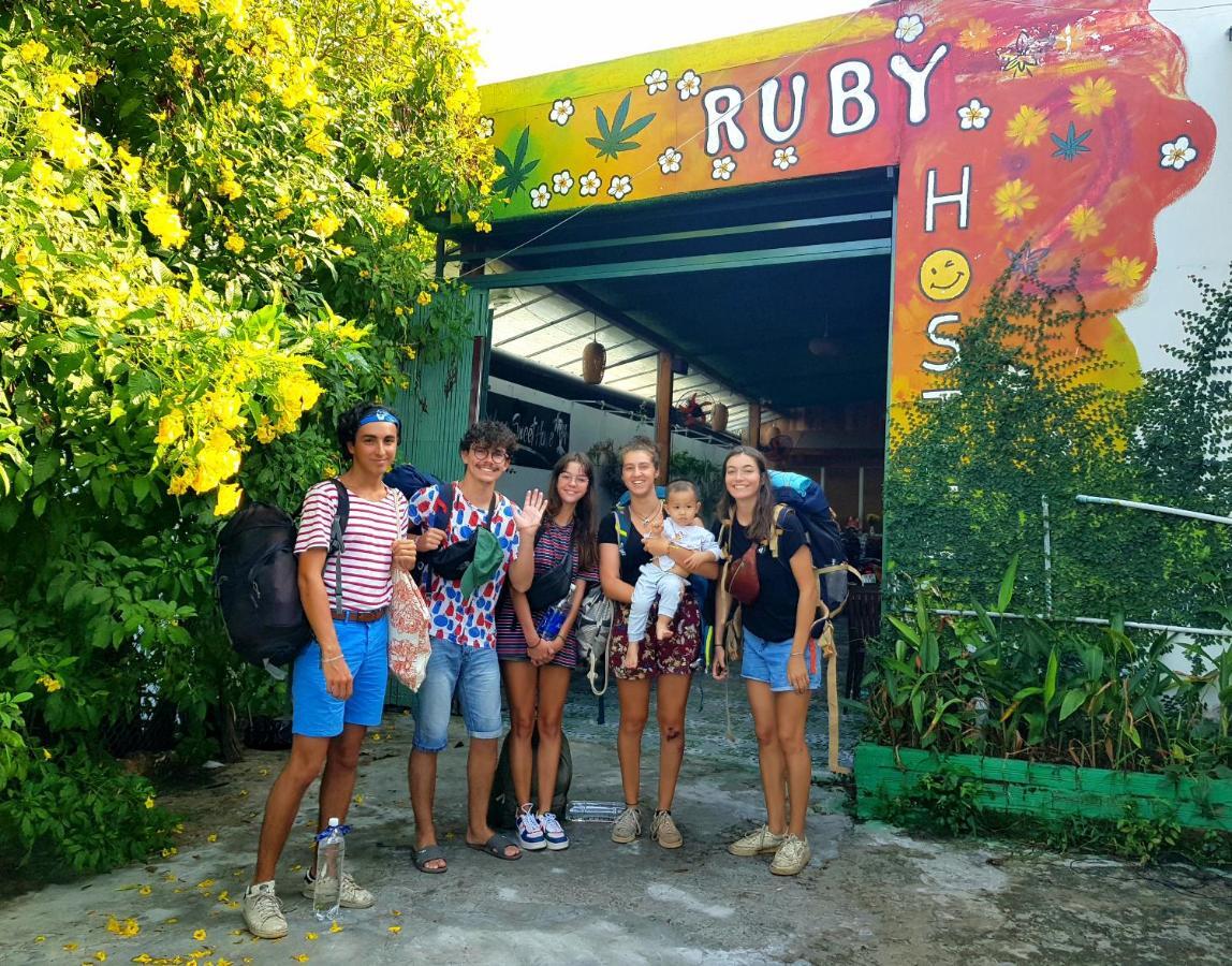 Ruby Phu Quoc Hostel Exterior photo